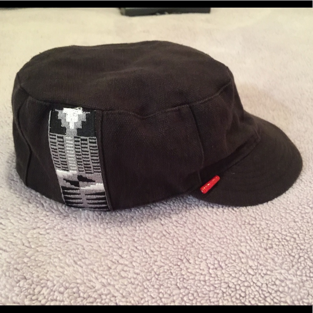 “Levity Ecological”Cute! Black Hat!